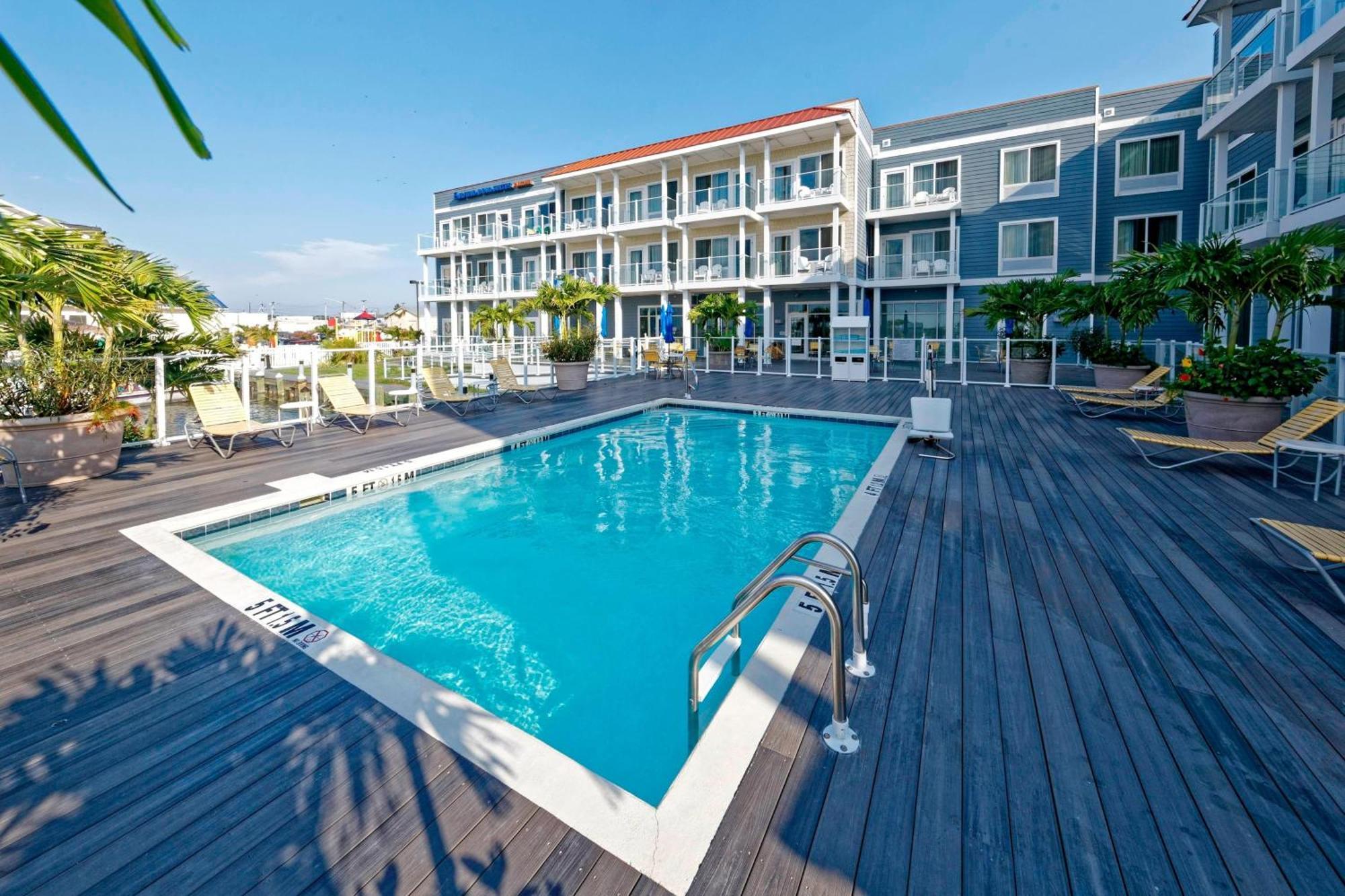 Fairfield Inn & Suites By Marriott Chincoteague Island Waterfront Exterior foto